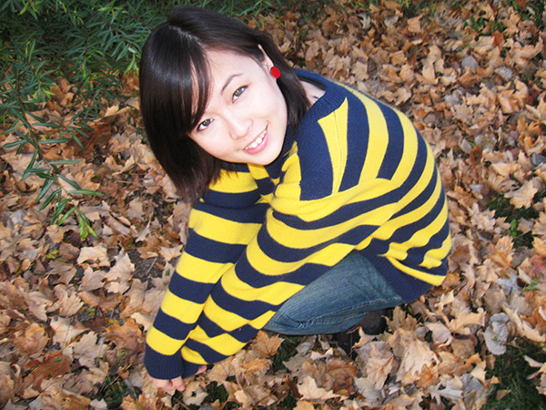 Peggy Wu's over-sized sweatershirt is a comfy yet stylish alternative for any girl looking for style and comfort. (Photo by Priya Kailash / Student Voice) Peggy Wu's over-sized sweatershirt is a comfy yet stylish alternative for any girl looking for style and comfort. (Photo by Priya Kailash / Student Voice)